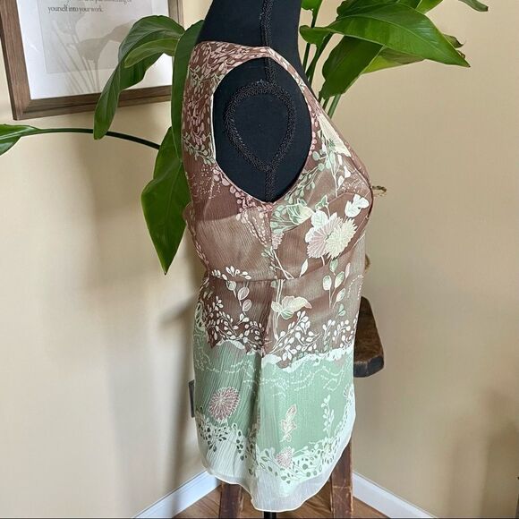 𝅺TAHARI Silk Floral Tank - Picture 2 of 11